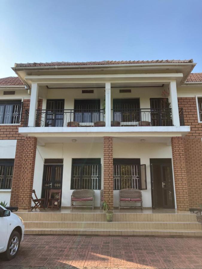 Hotel Okra House Entebbe Exterior foto